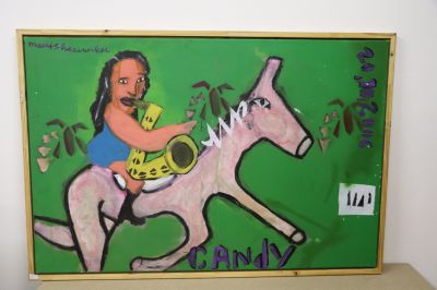 Candy Dulfer met saxofoon op paard